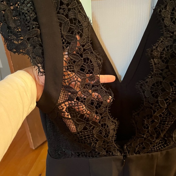 Black Romper, Backless/Lace - Picture 3 of 4